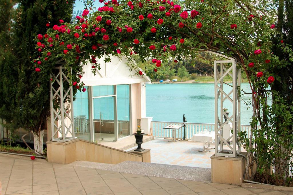 River Side Hotel Мингечевир Экстерьер фото
