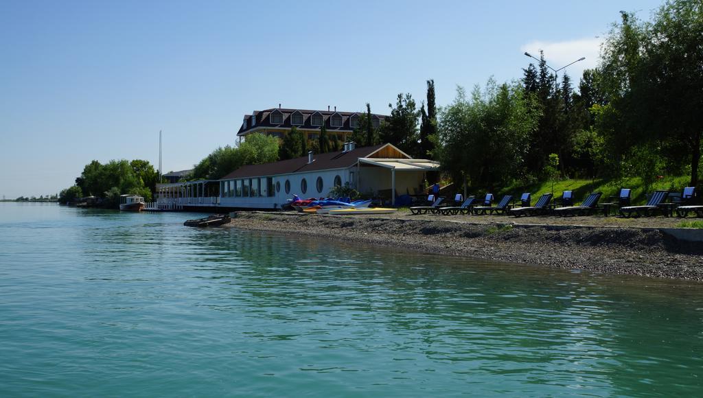 River Side Hotel Мингечевир Экстерьер фото